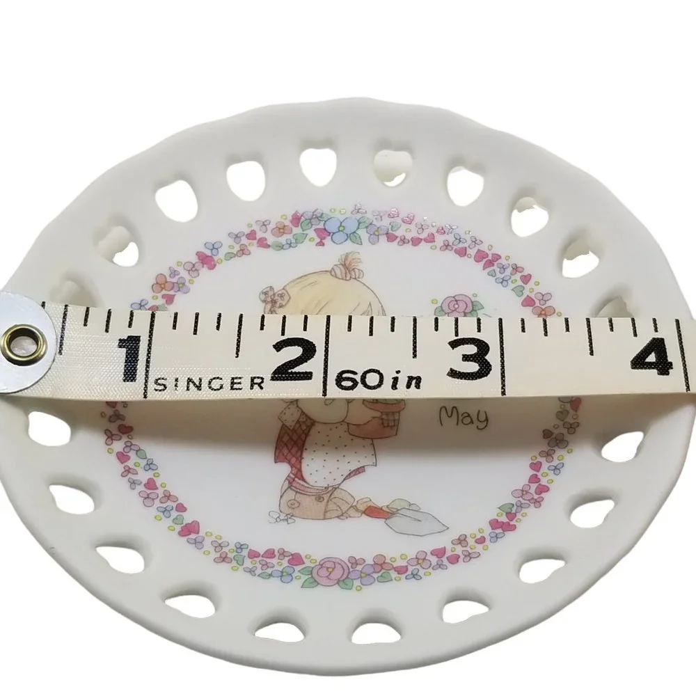 May Birthstone Mini Plate w/ Reticulated Hearts & Faux Emerald Gemstone - Picture 5 of 5